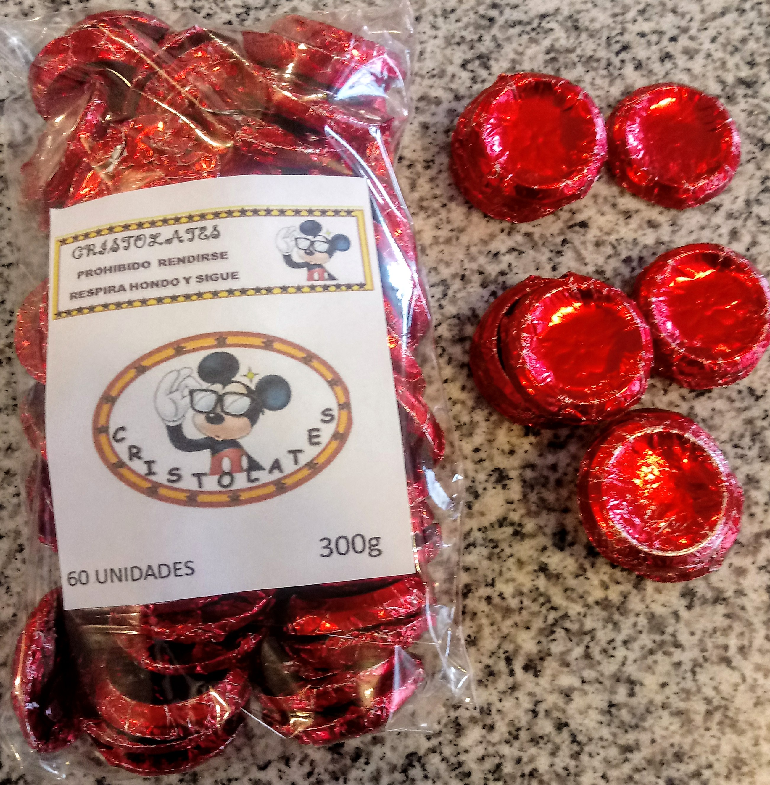  Se vende chocolates al por mayor y menor anuncia.ecventas